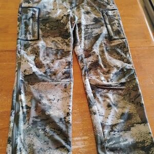 Cabela's Men's Multi-Tone Camouflage Cargo Pants